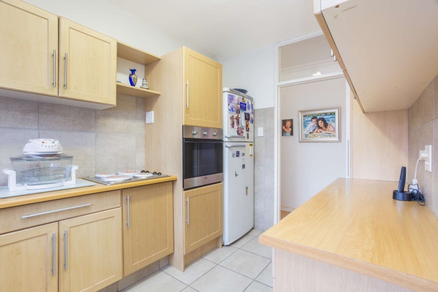 2 Bedroom Property for Sale in Sea Point Western Cape